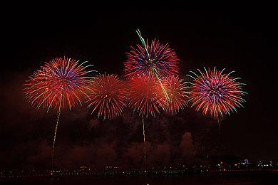 《解限机》第一赛季“蓝芯之弧光”现已正式上线